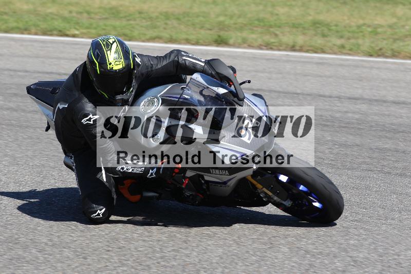 Archiv-2025/48 25.08.2025 Cornu Master School ADR/rot-rouge/92